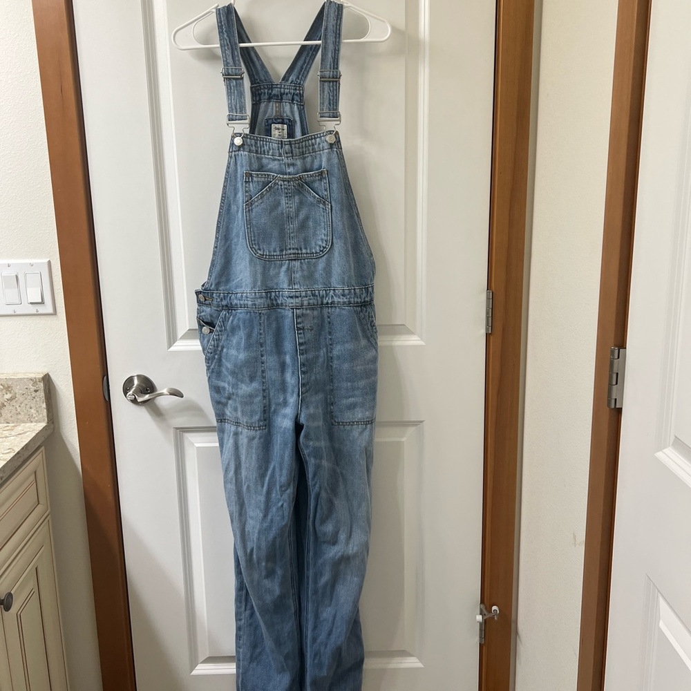 Gap straight leg overalls